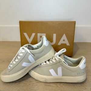 Veja Sneakers - Size US5